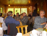 2012 Und zwischendurch spielt Klaus auf der Gitarre und es wird gesungen